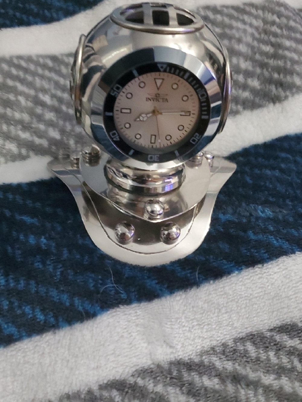 Invicta Silver and Black Round Dive Watch